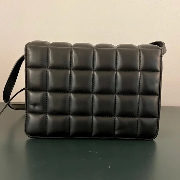 H&M Quilted Crossbody Purse Black - Picture 1 of 4